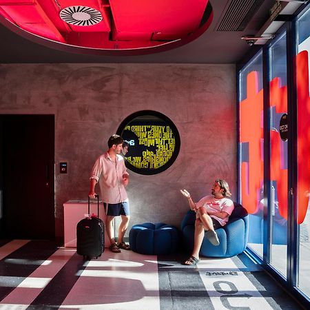Amistat City Hostel Барселона Екстер'єр фото