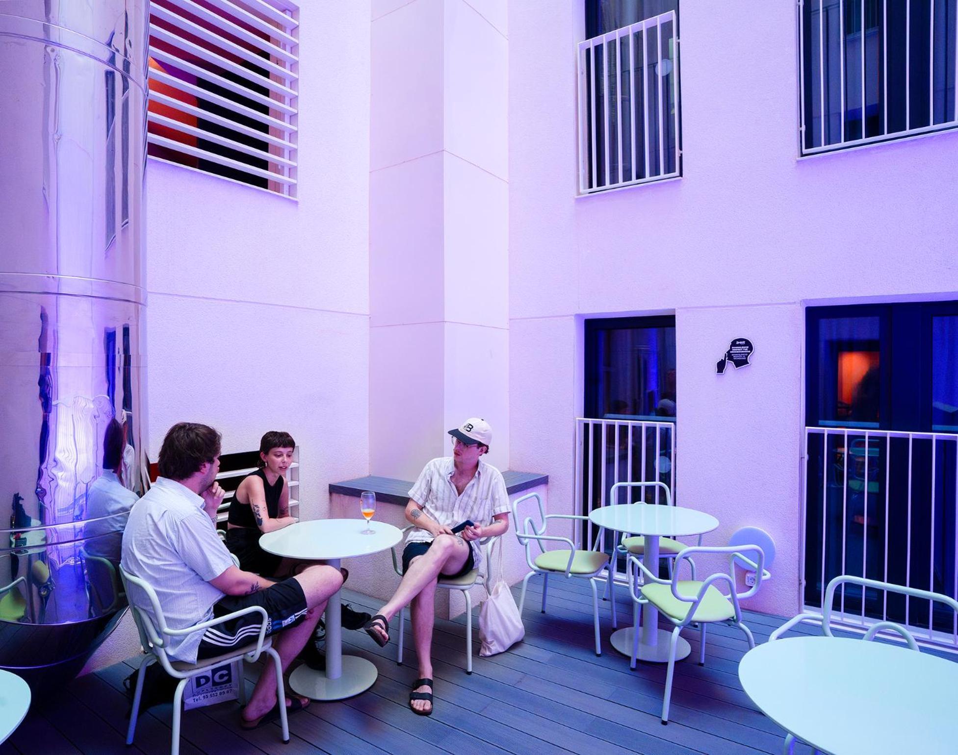 Amistat City Hostel Барселона Екстер'єр фото