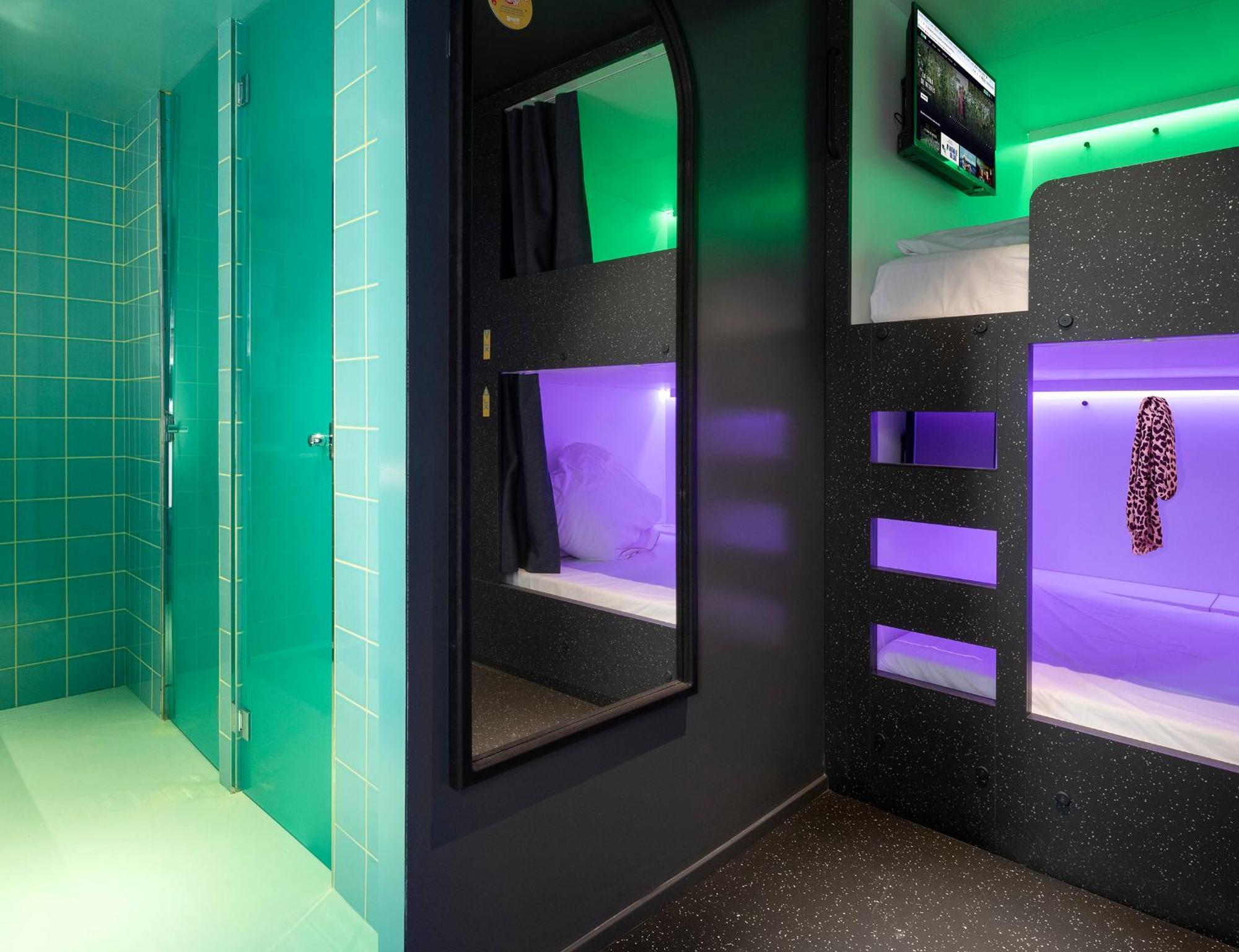 Amistat City Hostel Барселона Екстер'єр фото