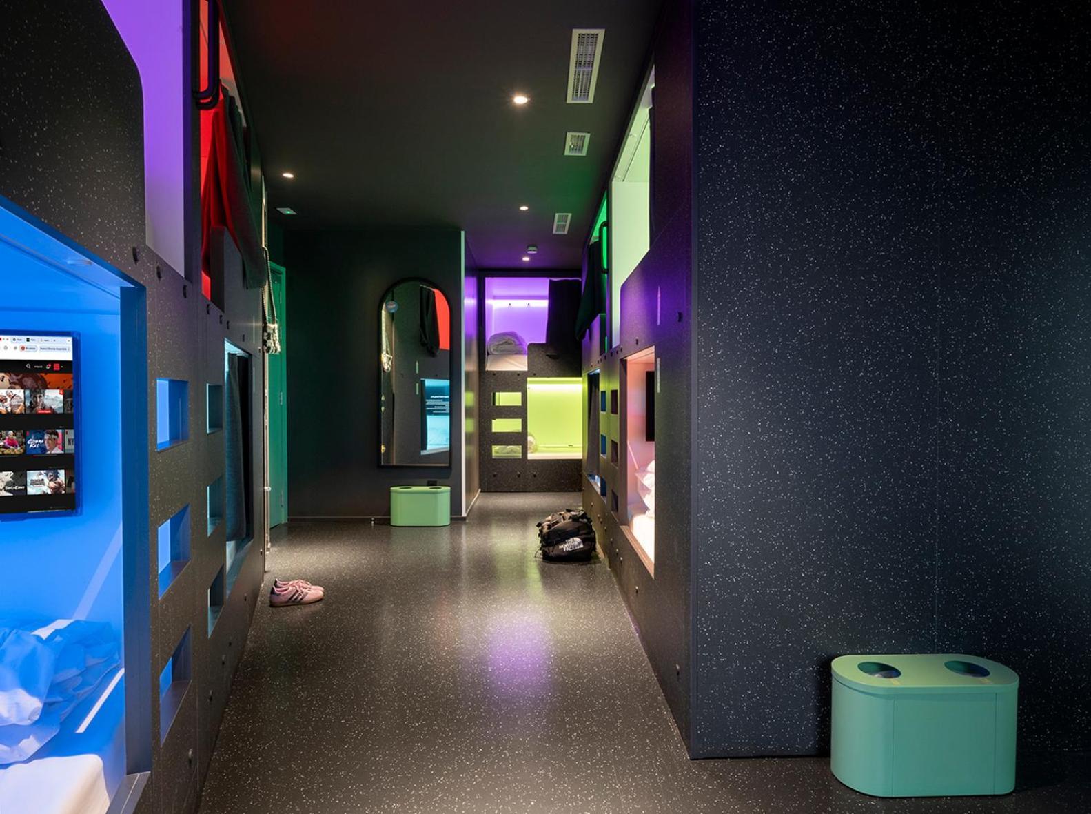 Amistat City Hostel Барселона Екстер'єр фото