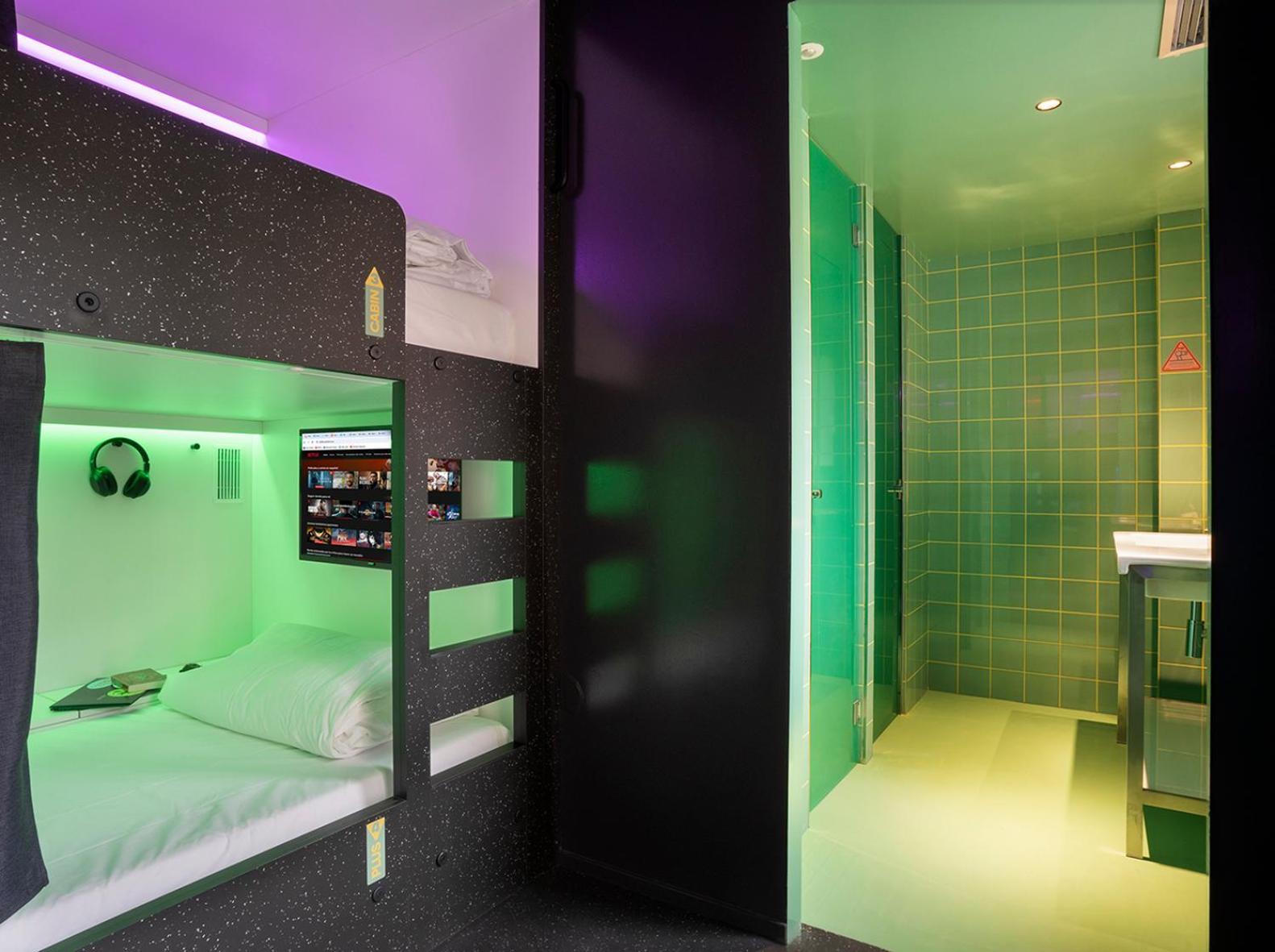 Amistat City Hostel Барселона Екстер'єр фото